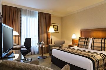 Crowne Plaza Airport1