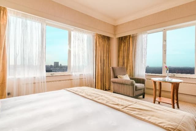 JUNIOR SUITE EXECUTIVE CITY VIEW