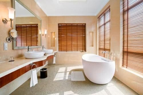 Deluxe King Room with Garden View