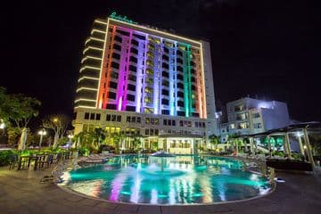 Holiday Beach Danang Hotel & S Holiday Beach Danang Hotel & S