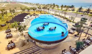 Holiday Beach Danang Hotel & S Holiday Beach Danang Hotel & S