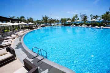 Holiday Beach Danang Hotel & S Holiday Beach Danang Hotel & S
