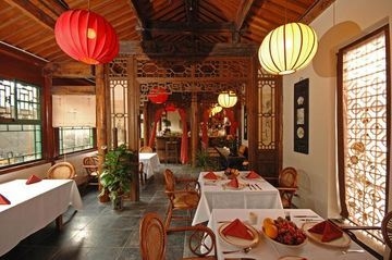 Courtyard 72