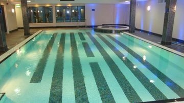 Holiday Inn Airport4