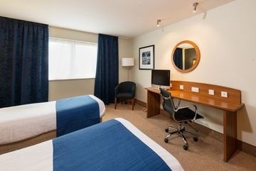 Holiday Inn Express Star City2