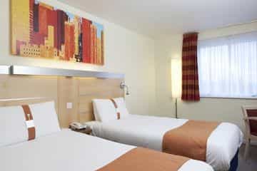 HOLIDAY INN EXPRESS HOLIDAY INN EXPRESS