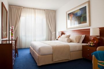 Golden Sands 102