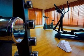 Holiday Inn Express Dubai - Safa Park2