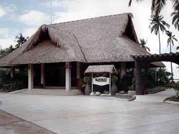 Tambuli Beach Club East Hotel0