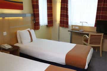 HOLIDAY INN EXPRESS ARMOURIES HOLIDAY INN EXPRESS ARMOURIES