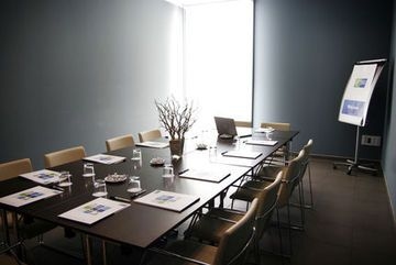 HOLIDAY INN EXPRESS4