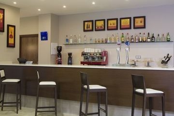 HOLIDAY INN EXPRESS3