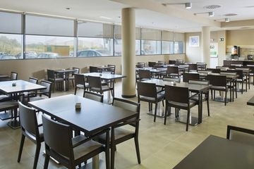 HOLIDAY INN EXPRESS1