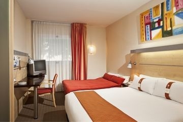 Holiday Inn Express Madrid Riv3