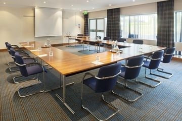 HOLIDAY INN2