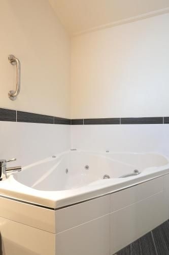 Kelvin Hotel2