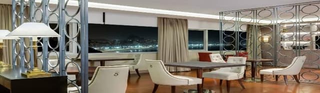 TWIN CLUB TWO QUEEN BEDS