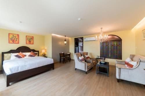 Deluxe Suite