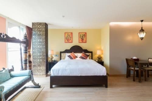 Deluxe Suite