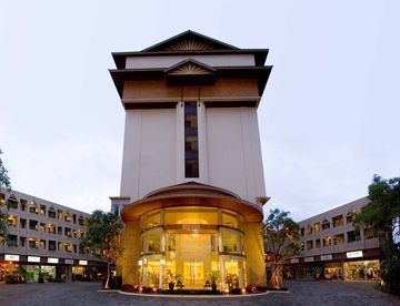โรงแรมมณีนาราคร (Maninarakorn Hotel)0