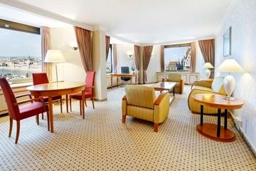 Hilton3