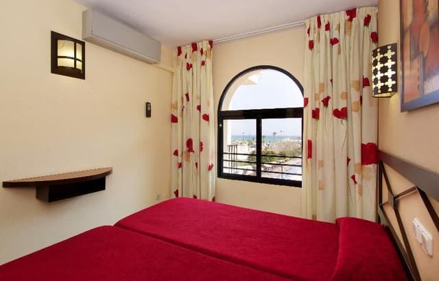 APARTMENT CAPACITY 4
