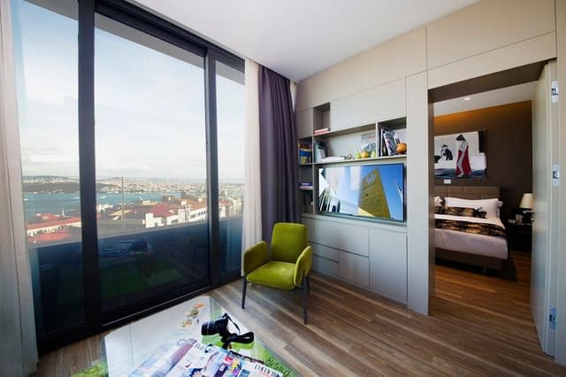 SUITE WITH VIEWS
