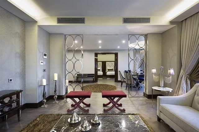 SUITE BUSINESS