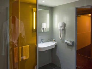 MERCURE LA DEFENSE PARC MERCURE LA DEFENSE PARC