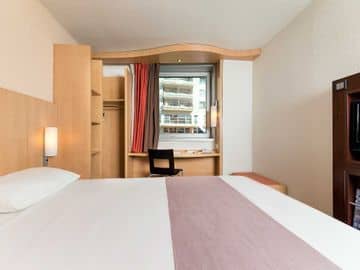 IBIS ISSY LES MOULINEAUX IBIS ISSY LES MOULINEAUX