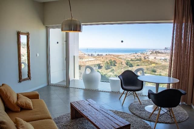 JUNIOR SUITE SEA VIEW KING BED