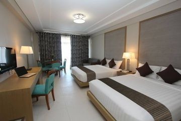 Crown Regency Resort and Convention Center Boracay4