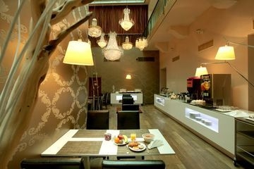FRIDAY HOTEL4