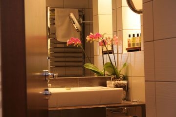 FRIDAY HOTEL1