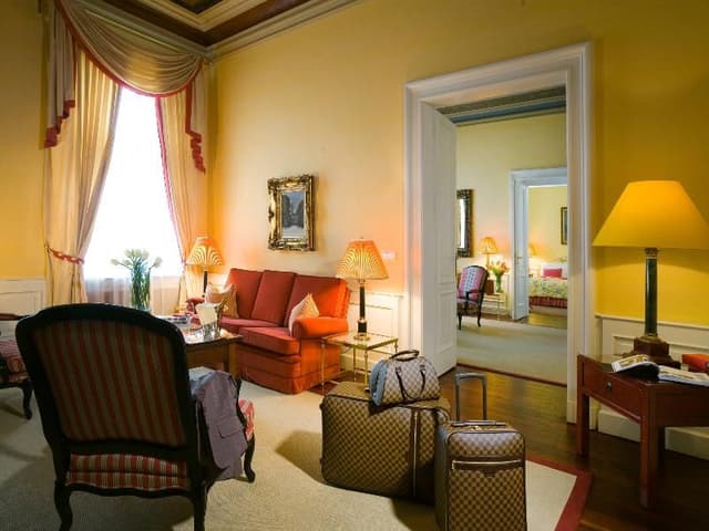 SUITE EXECUTIVE