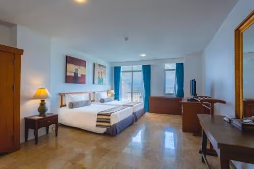 One-Bedroom Suite with Sea View