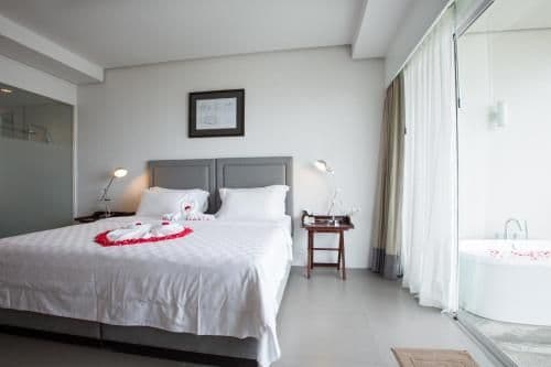 Grand Deluxe Double or Twin Room with Spa Bath