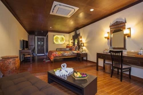 Deluxe Family Room