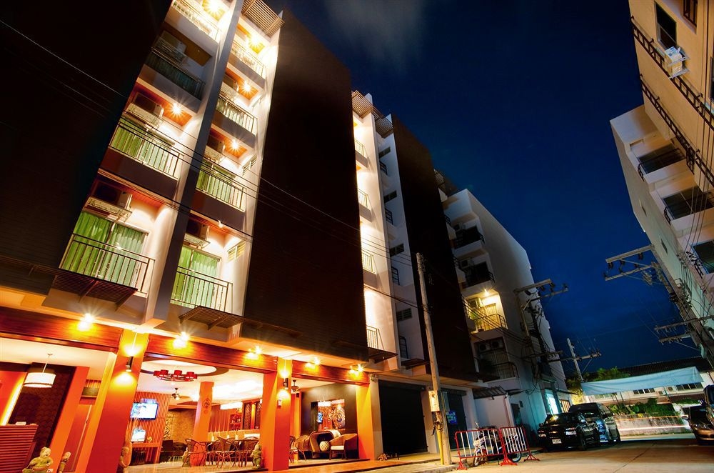 โรงแรมดีว่า สวีท ป่าตอง (Deva Suites Patong Hotel)0