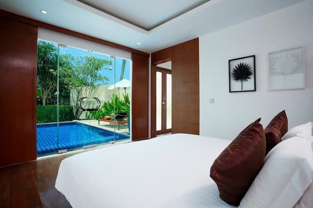 VILLA BEACH FRONT