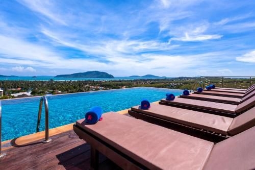 เดอะ วิว ราวาดา ภูเก็ต (The View Rawada Phuket)1