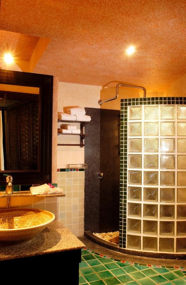 VILLA WITH JACUZZI