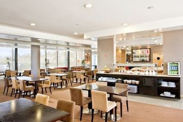 Holiday Inn Express Lisbon-Oeiras2