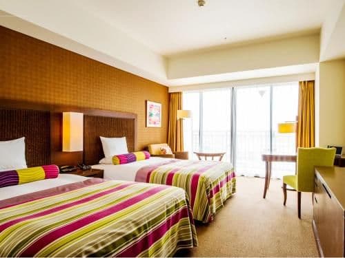 Large Premium Room with Ocean View and Lounge Access for 3 adults - 9F