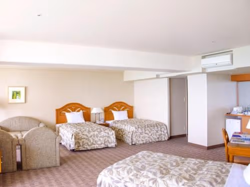 Corner Room with Sea View - Non-Smoking