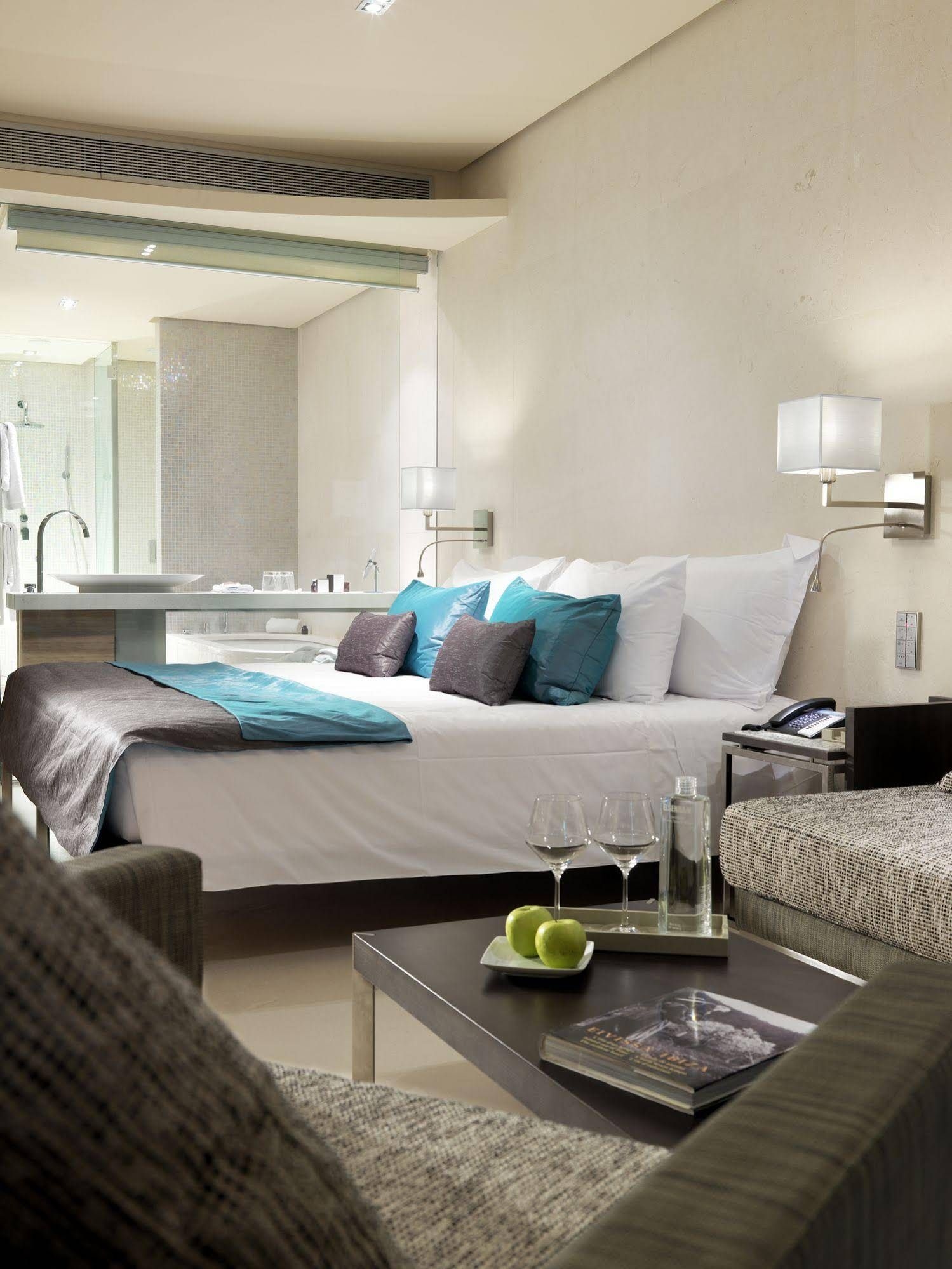 Aguas de Ibiza Grand Luxe Hotel2