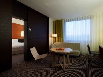 Intercontinental1