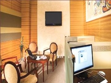 Commodore Hotel3