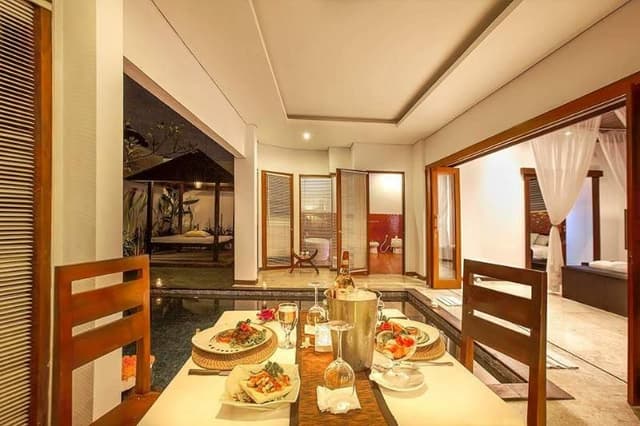 VILLA WITH PRIVATE POOL