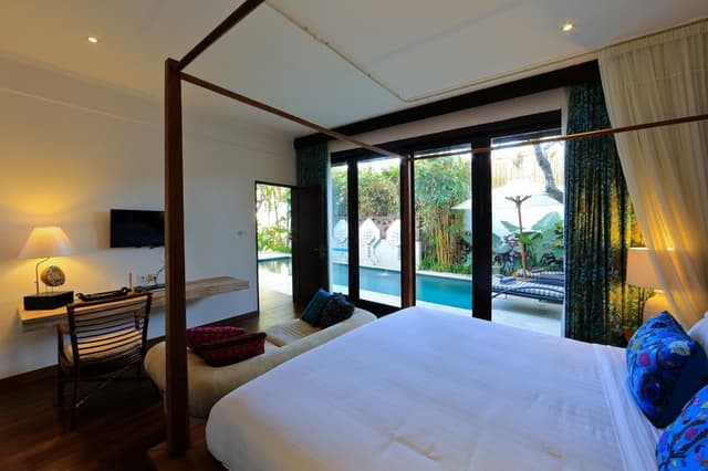VILLA THREE BEDROOMS